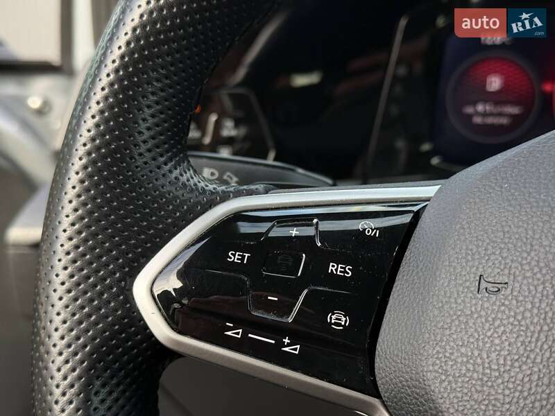 Хэтчбек Volkswagen Golf GTI 2021 в Киеве