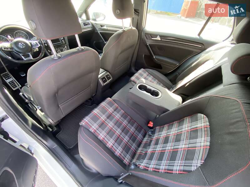 Хэтчбек Volkswagen Golf GTI 2016 в Киеве фото 19 Хэтчбек Volkswagen Golf GTI 2016 в Киеве