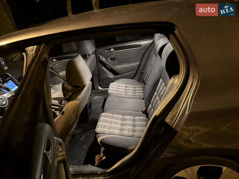 Хэтчбек Volkswagen Golf GTI 2012 в Черновцах