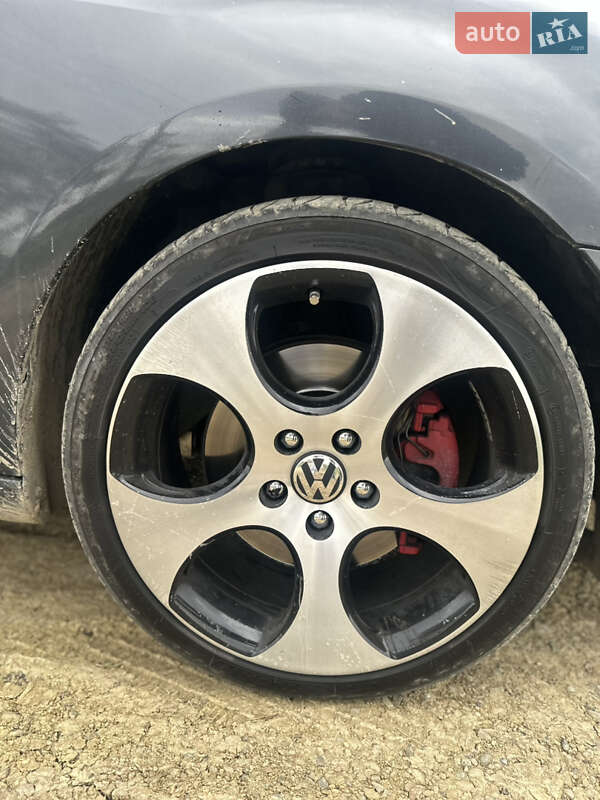 Хэтчбек Volkswagen Golf GTI 2012 в Черновцах