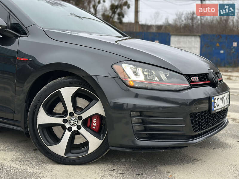 Хэтчбек Volkswagen Golf GTI 2017 в Киеве