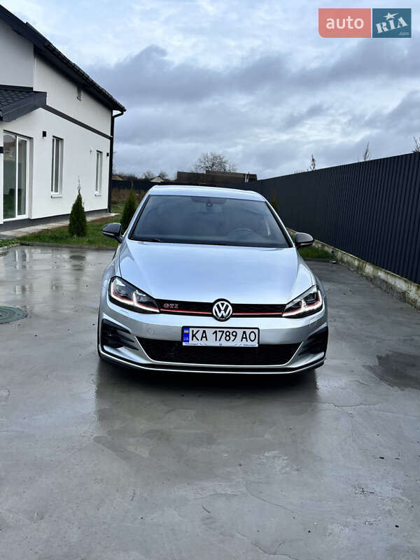 Хетчбек Volkswagen Golf GTI 2014 в Києві