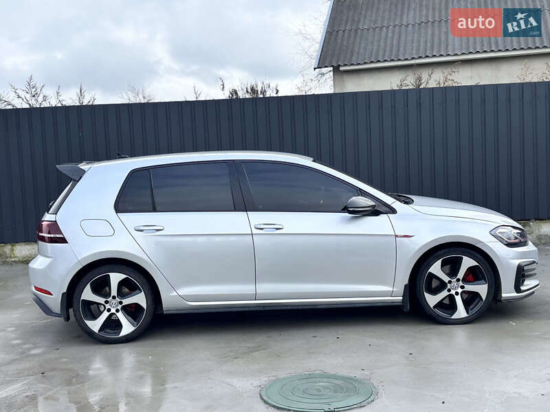 Хетчбек Volkswagen Golf GTI 2014 в Києві