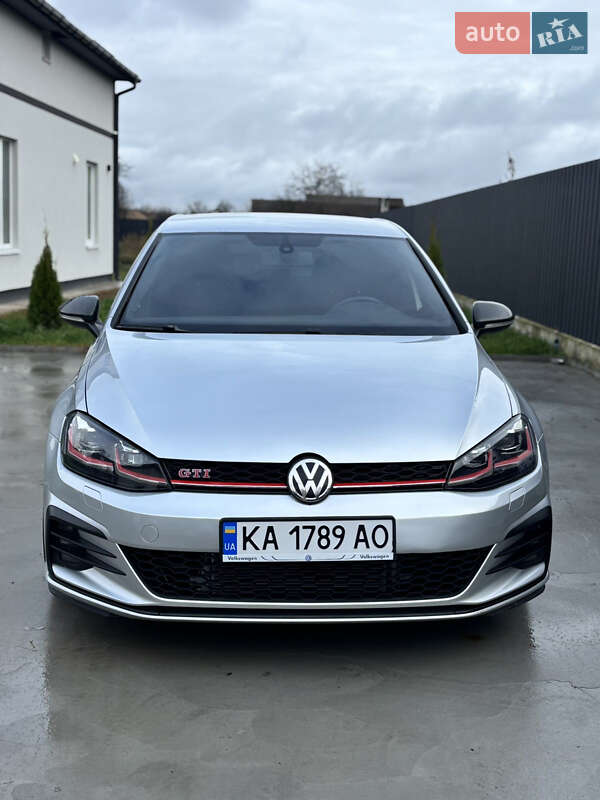 Хетчбек Volkswagen Golf GTI 2014 в Києві