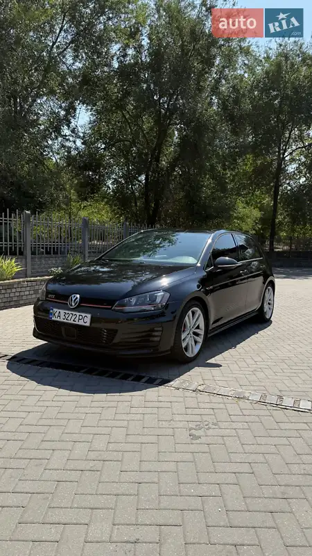 Volkswagen Golf GTI