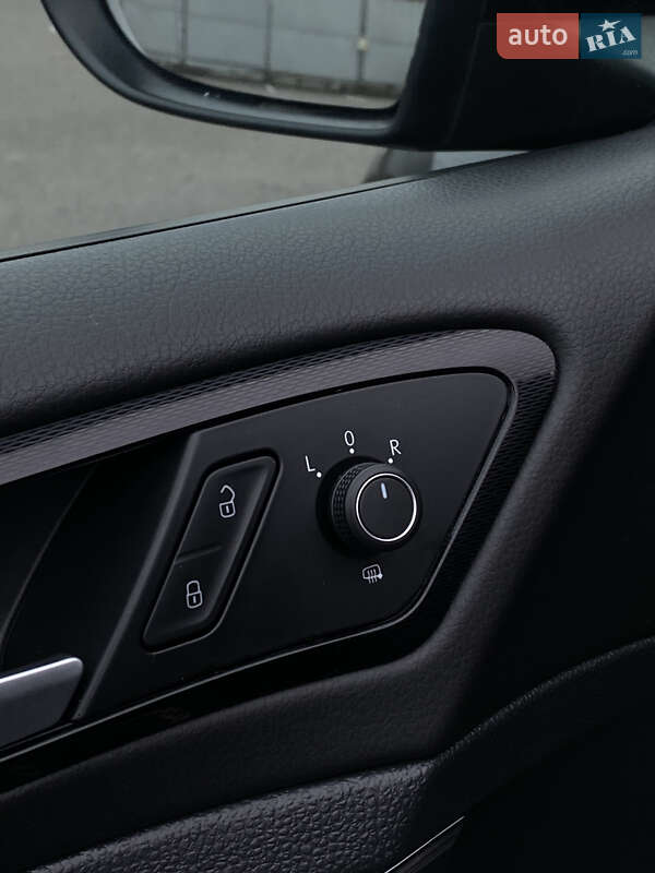 Хэтчбек Volkswagen Golf GTI 2015 в Киеве