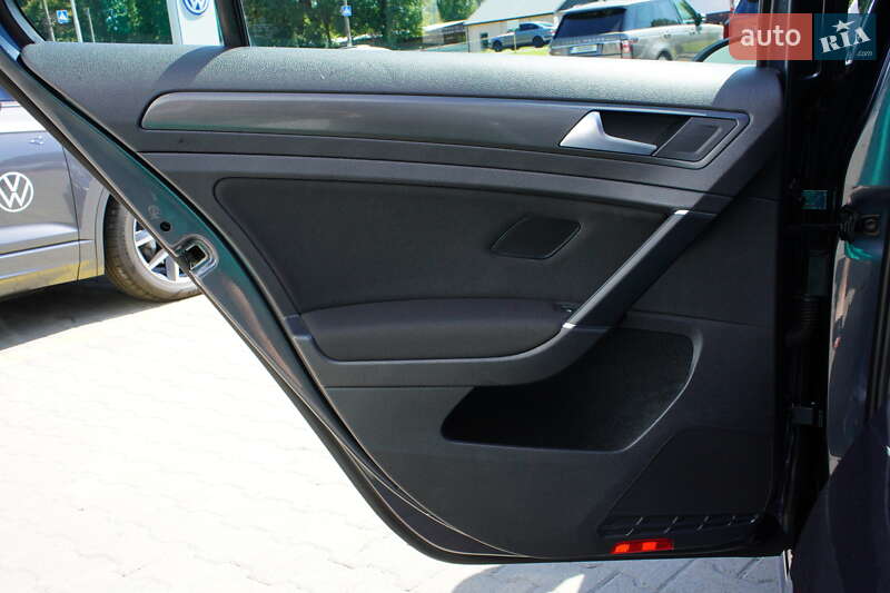 Хэтчбек Volkswagen Golf GTI 2018 в Житомире