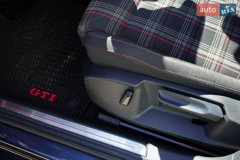 Хэтчбек Volkswagen Golf GTI 2018 в Житомире