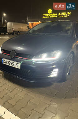 Хэтчбек Volkswagen Golf GTI 2017 в Киеве