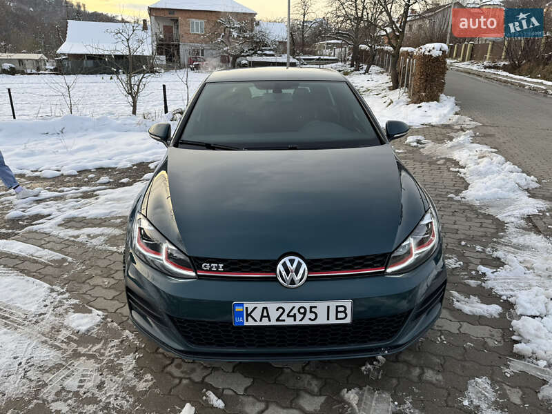 Хэтчбек Volkswagen Golf GTI 2018 в Львове