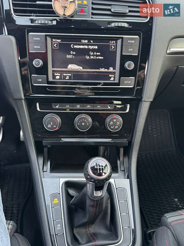 Хэтчбек Volkswagen Golf GTI 2018 в Львове