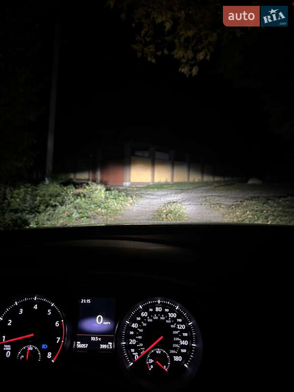 Хэтчбек Volkswagen Golf GTI 2018 в Львове