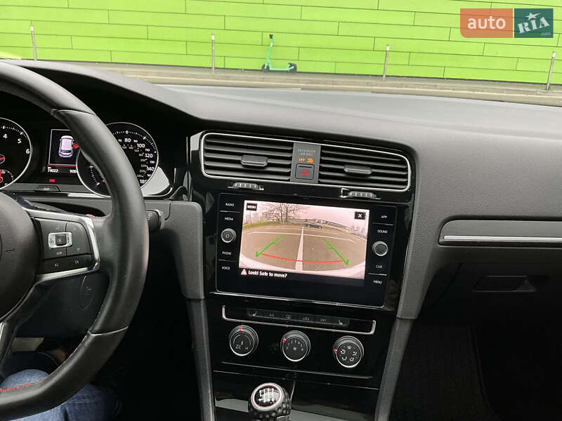 Хэтчбек Volkswagen Golf GTI 2020 в Киеве