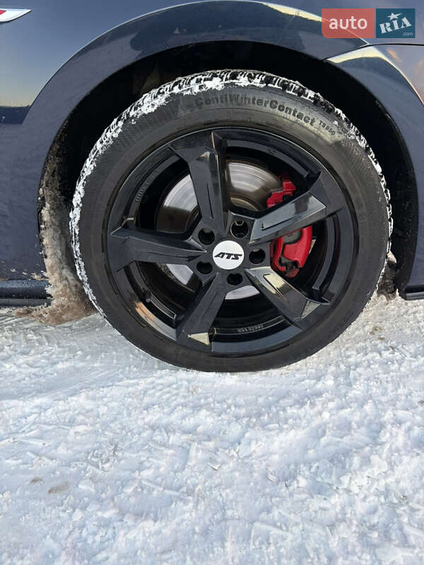 Хэтчбек Volkswagen Golf GTI 2017 в Киеве