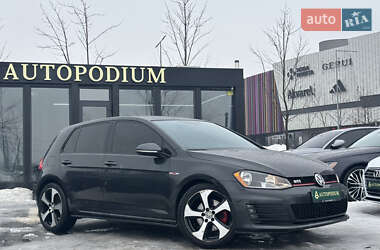 Хэтчбек Volkswagen Golf GTI 2016 в Киеве