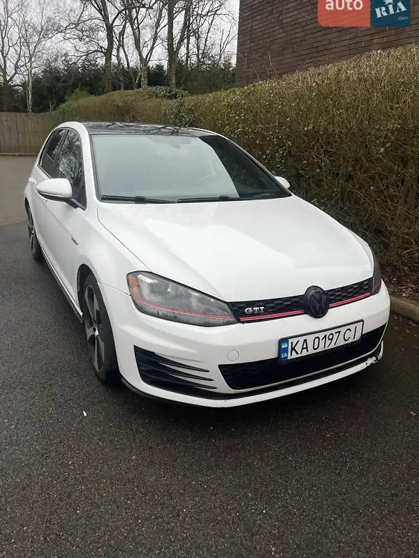 Volkswagen Golf GTI