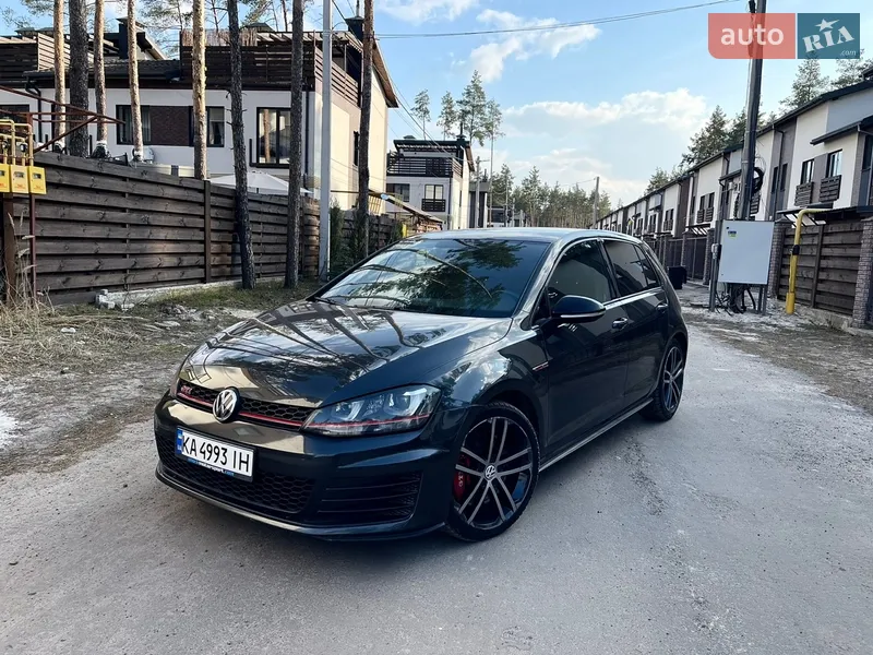 Volkswagen Golf GTI