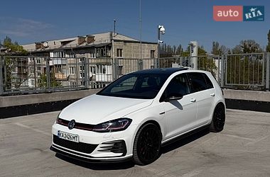 Хэтчбек Volkswagen Golf GTI 2020 в Киеве