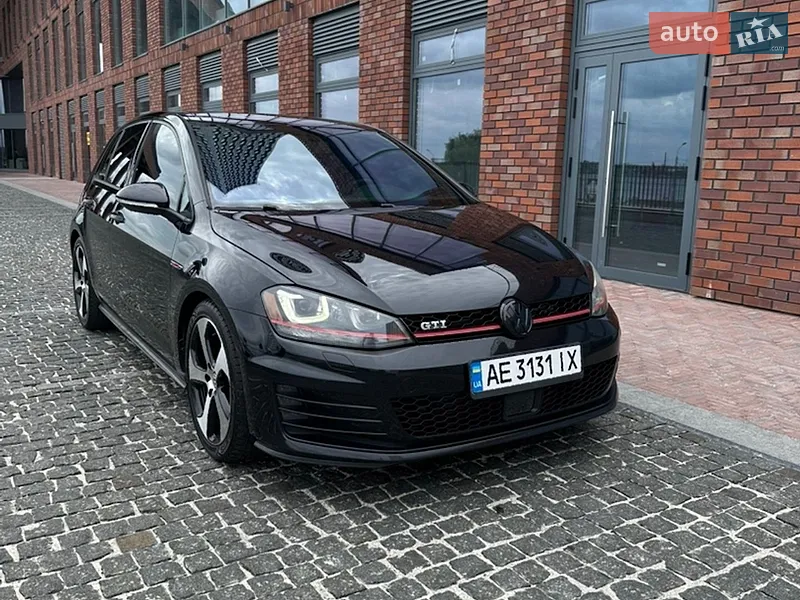 Volkswagen Golf GTI