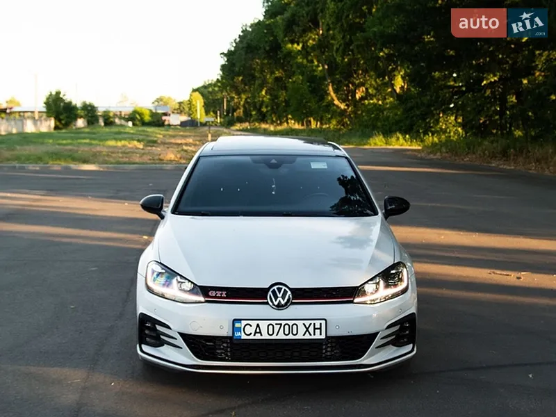 Volkswagen Golf GTI