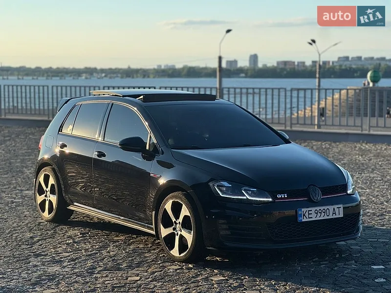 Volkswagen Golf GTI