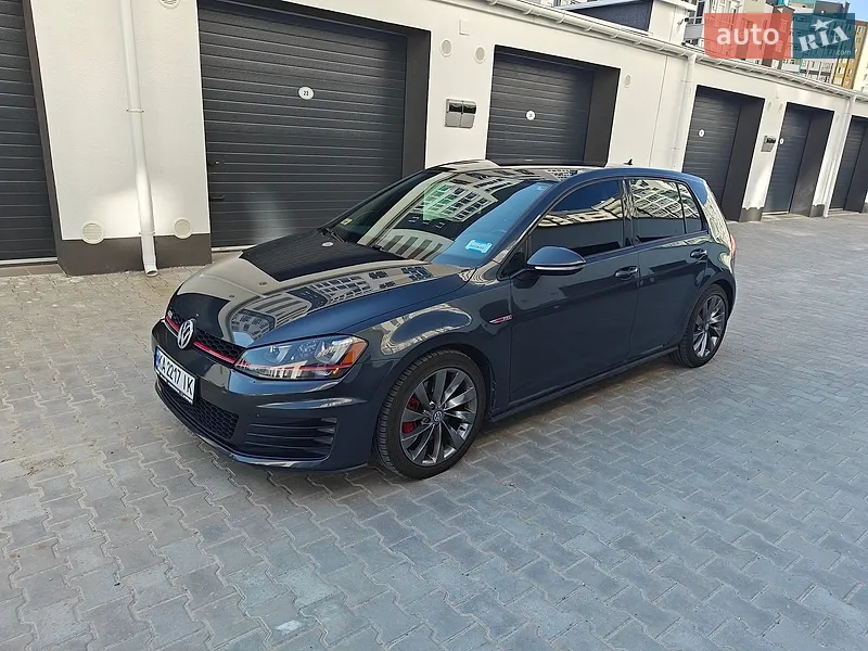 Volkswagen Golf GTI