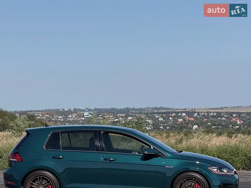 Volkswagen Golf GTI
