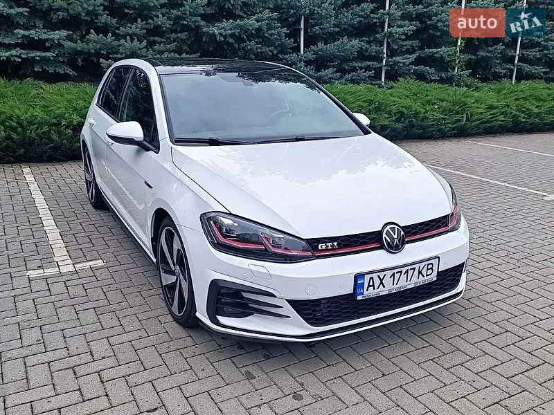 Volkswagen Golf GTI
