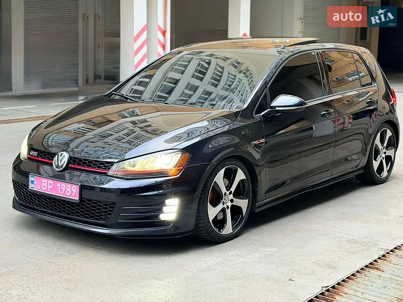Volkswagen Golf GTI