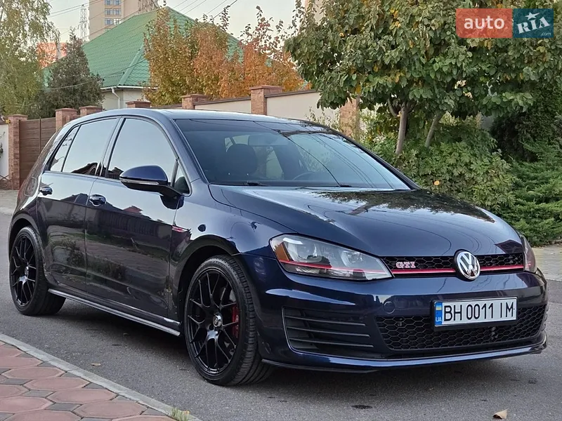 Volkswagen Golf GTI