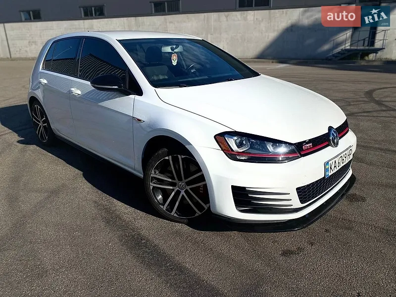 Volkswagen Golf GTI