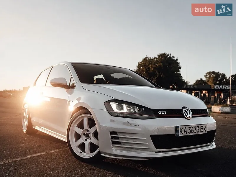 Volkswagen Golf GTI