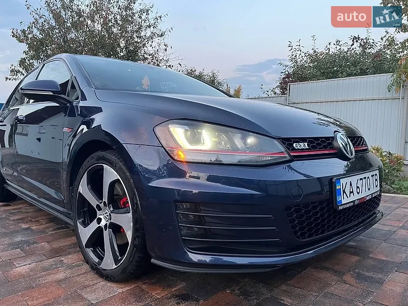 Volkswagen Golf GTI