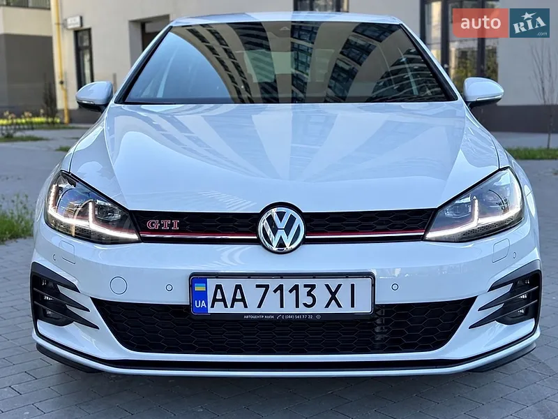 Volkswagen Golf GTI