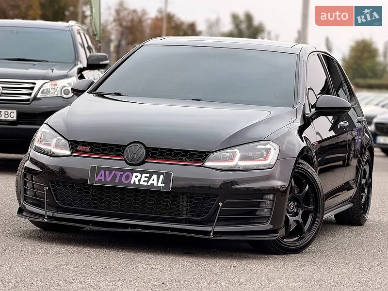 Volkswagen Golf GTI