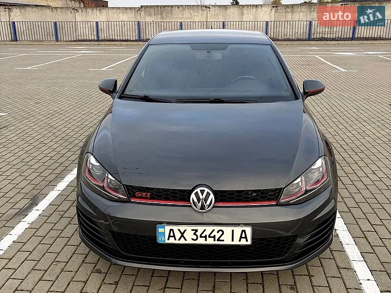 Volkswagen Golf GTI