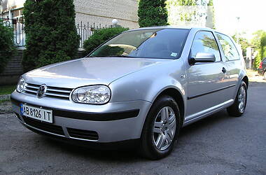 Хэтчбек Volkswagen Golf IV 2001 в Виннице