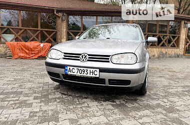 Хэтчбек Volkswagen Golf IV 2003 в Луцке