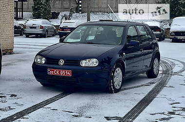 Хэтчбек Volkswagen Golf IV 2001 в Ровно