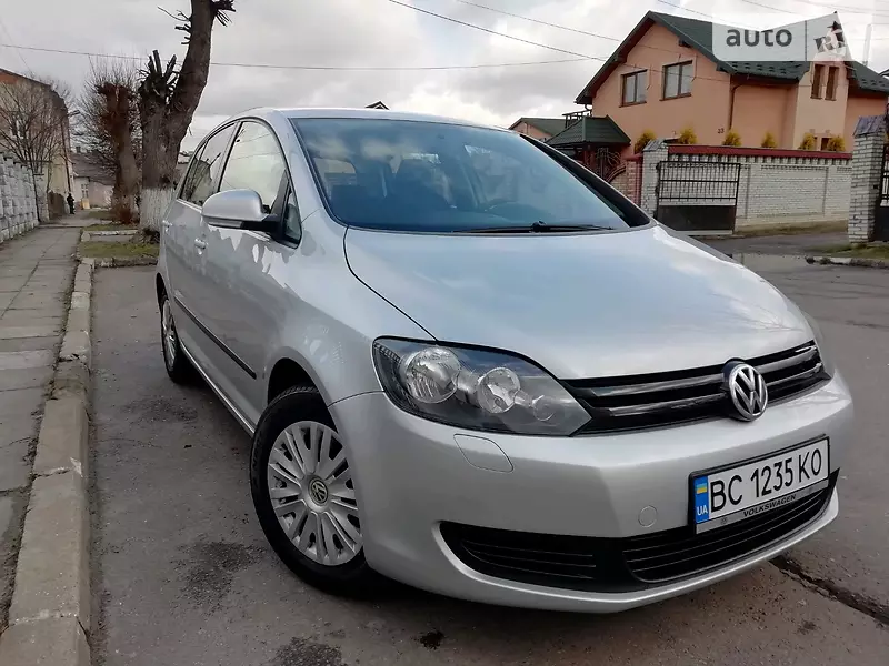 Універсал Volkswagen Golf Plus 2011 в 