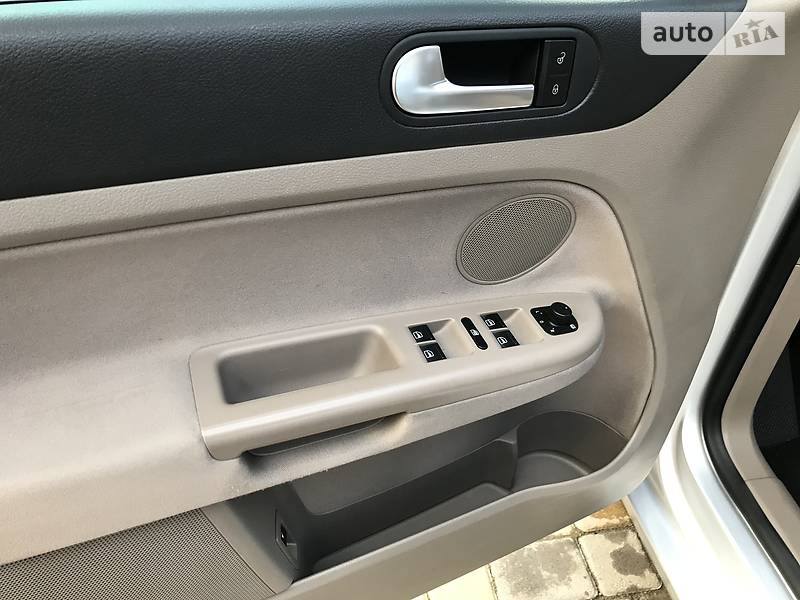 Хетчбек Volkswagen Golf Plus 2011 в Чернівцях