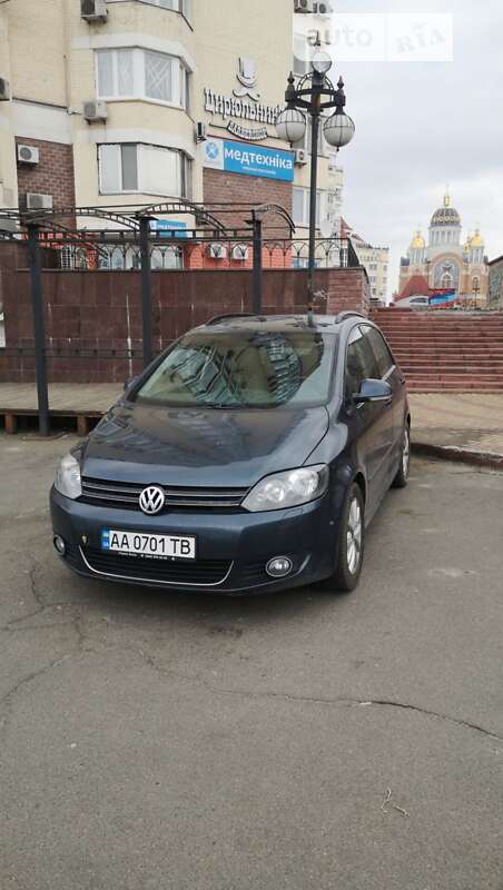 Хэтчбек Volkswagen Golf Plus 2012 в Киеве