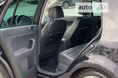 Хэтчбек Volkswagen Golf Plus 2010 в 