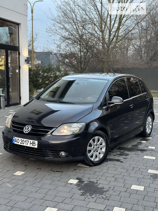 Хетчбек Volkswagen Golf Plus 2005 в Ужгороді