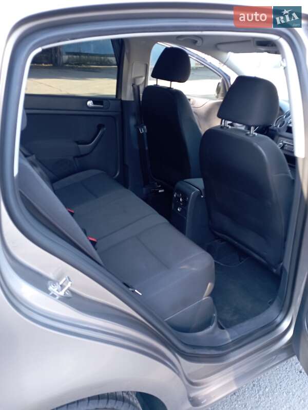 Хетчбек Volkswagen Golf Plus 2010 в Ужгороді