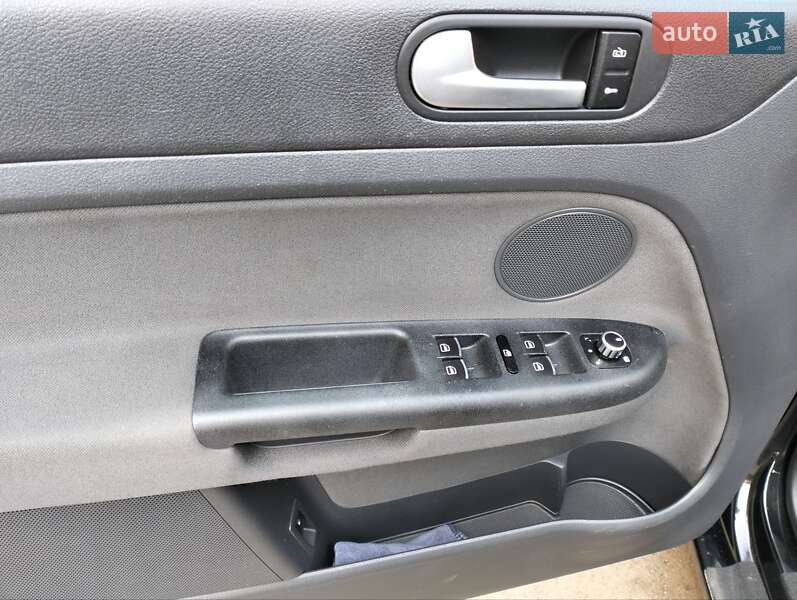 Хэтчбек Volkswagen Golf Plus 2005 в Ровно