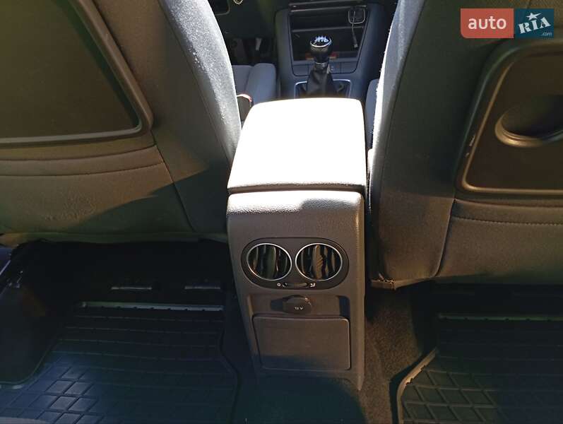 Хетчбек Volkswagen Golf Plus 2007 в Сарнах