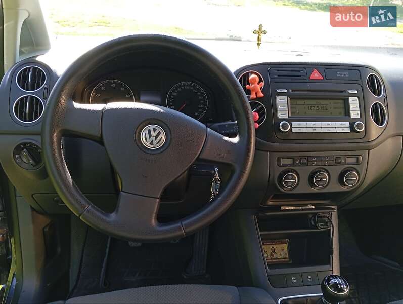 Хетчбек Volkswagen Golf Plus 2007 в Сарнах