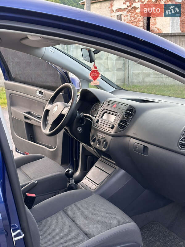 Хетчбек Volkswagen Golf Plus 2005 в Хусті