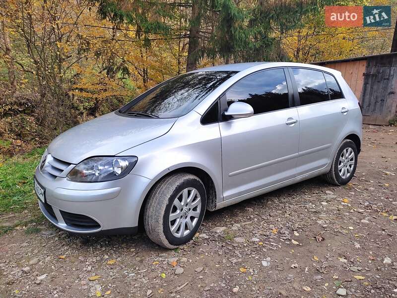 Хетчбек Volkswagen Golf Plus 2006 в Косові